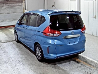 HONDA FREED + HYBRID