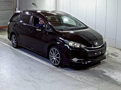 TOYOTA WISH