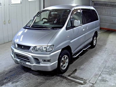 MITSUBISHI DELICA SPACE GEAR