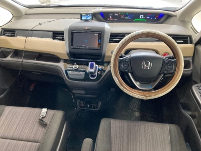 HONDA FREED HYBRID