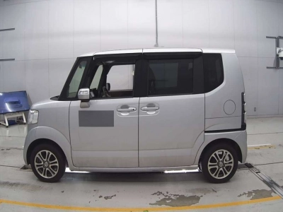 HONDA N BOX +
