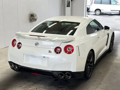 NISSAN GT-R