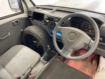 NISSAN CLIPPER TRUCK