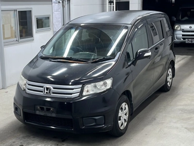 HONDA FREED SPIKE