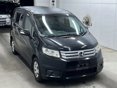 HONDA FREED SPIKE