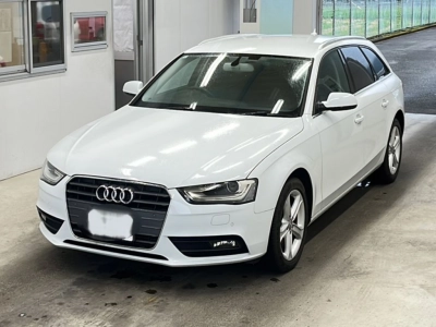 AUDI A4 AVANTE