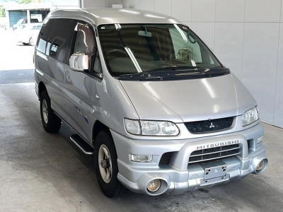 MITSUBISHI DELICA SPACE GEAR