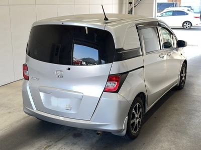 HONDA FREED SPIKE