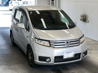 HONDA FREED SPIKE
