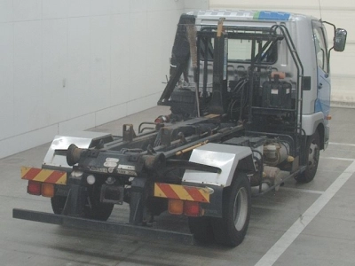 MITSUBISHI FUSO FIGHTER