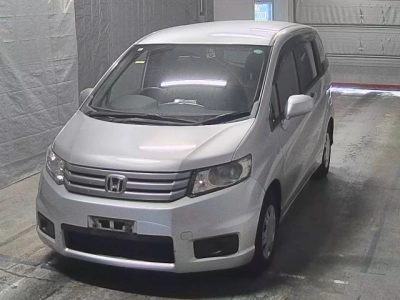 HONDA FREED SPIKE