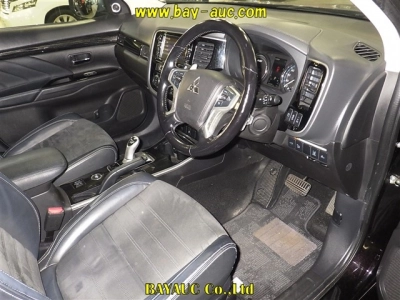 MITSUBISHI OUTLANDER PHEV