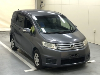 HONDA FREED SPIKE