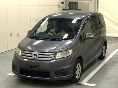 HONDA FREED SPIKE
