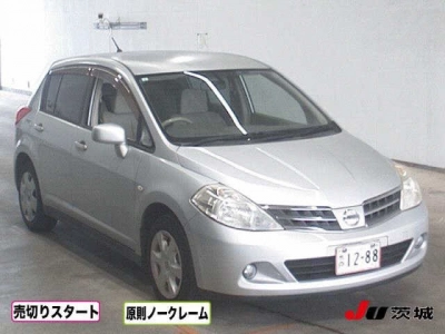 NISSAN TIIDA