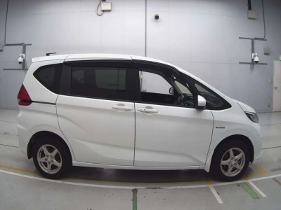 HONDA FREED + HYBRID