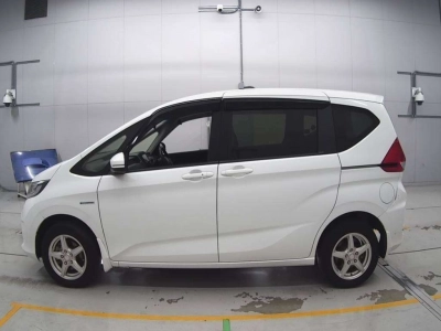 HONDA FREED + HYBRID