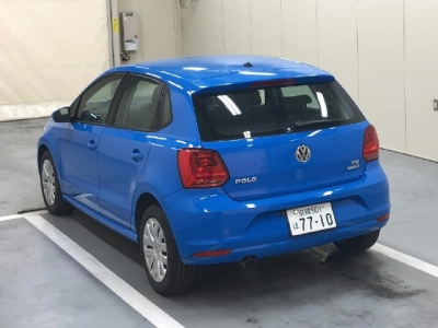 VOLKSWAGEN POLO