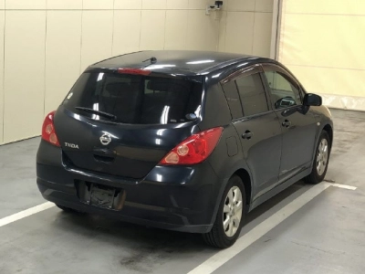 NISSAN TIIDA