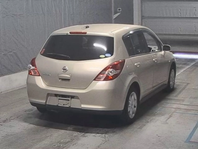 NISSAN TIIDA
