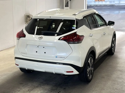 NISSAN KICKS