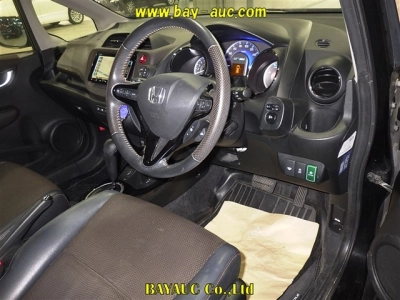 HONDA FIT SHUTTLE HYBRID