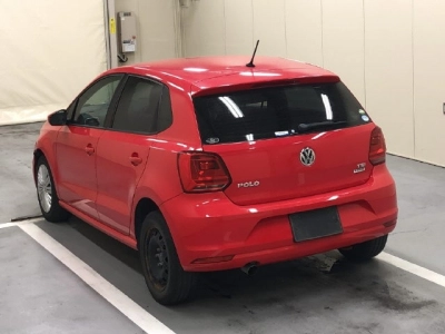 VOLKSWAGEN POLO