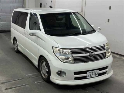 NISSAN ELGRAND