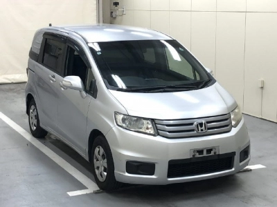 HONDA FREED SPIKE