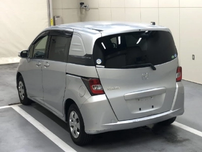 HONDA FREED SPIKE