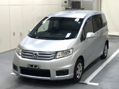HONDA FREED SPIKE