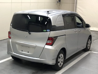 HONDA FREED SPIKE