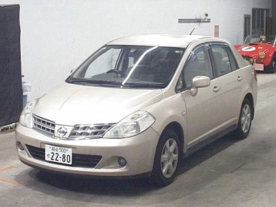 NISSAN TIIDA LATIO