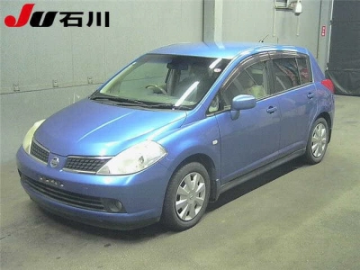 NISSAN TIIDA