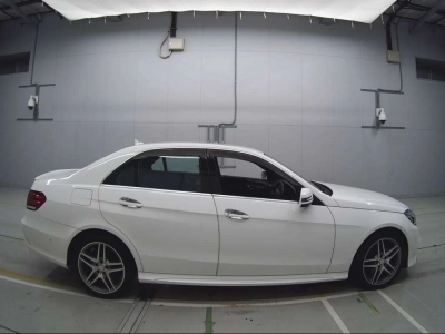 MERCEDES BENZ E CLASS