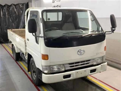 TOYOTA DYNA