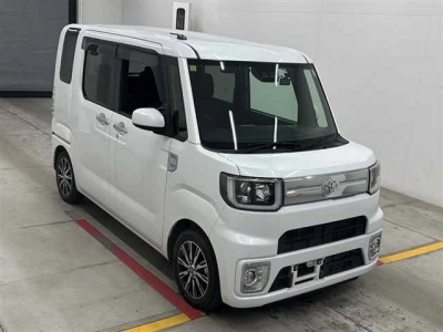 TOYOTA PIXIS MEGA