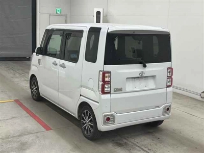 TOYOTA PIXIS MEGA