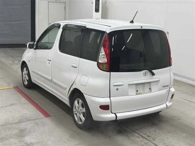 TOYOTA FUN CARGO