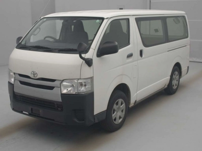 TOYOTA HIACE VAN