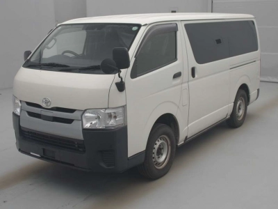 TOYOTA REGIUS VAN