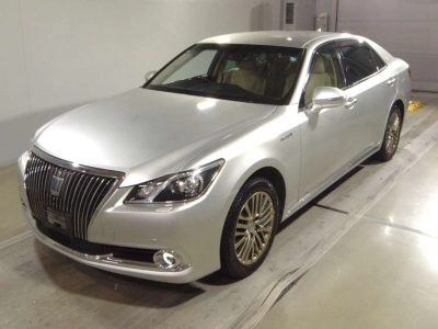 TOYOTA CROWN MAJESTA