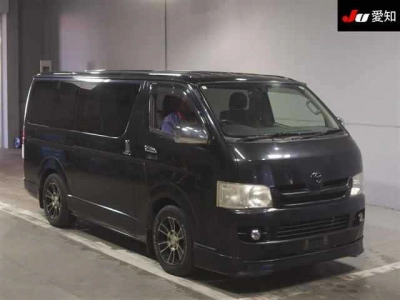 TOYOTA HIACE VAN
