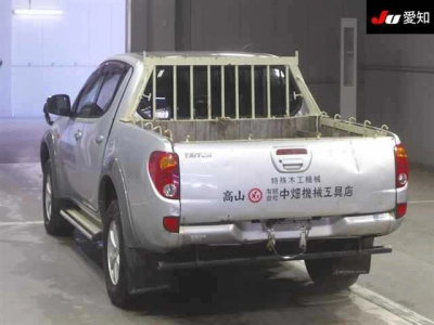 MITSUBISHI TRITON