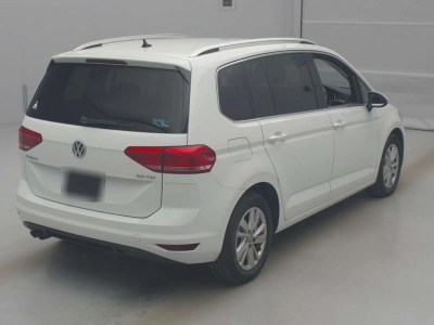 VOLKSWAGEN GOLF TOURAN