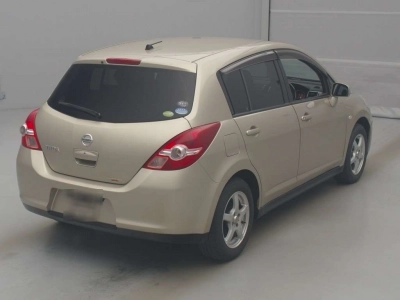 NISSAN TIIDA