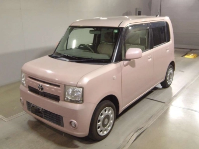 TOYOTA PIXIS SPACE