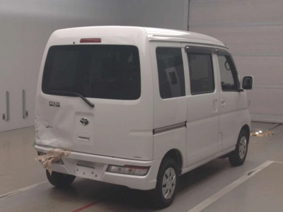 TOYOTA PIXIS VAN