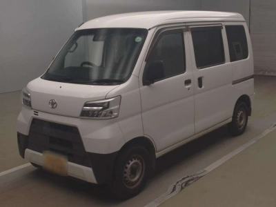 TOYOTA PIXIS VAN