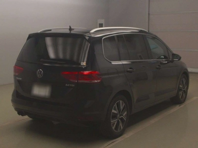 VOLKSWAGEN GOLF TOURAN